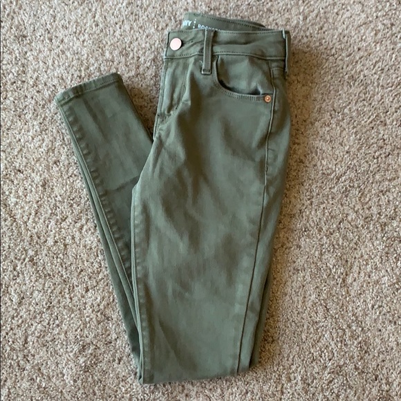 Old Navy Pants - NWOT Olive Pants